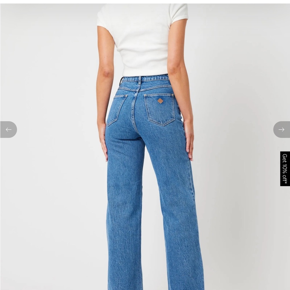 High and Wide Abrand Jeans
Size 27
Color black and blue